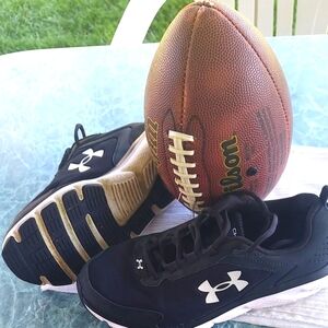 Men's Under Armor charged assert shoes